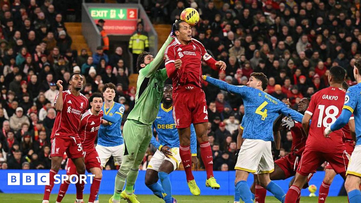 Virgil van Dijk defends a corner during Liverpool's 2-1 win over Wolves