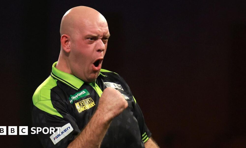 Michael van Gerwen celebrates