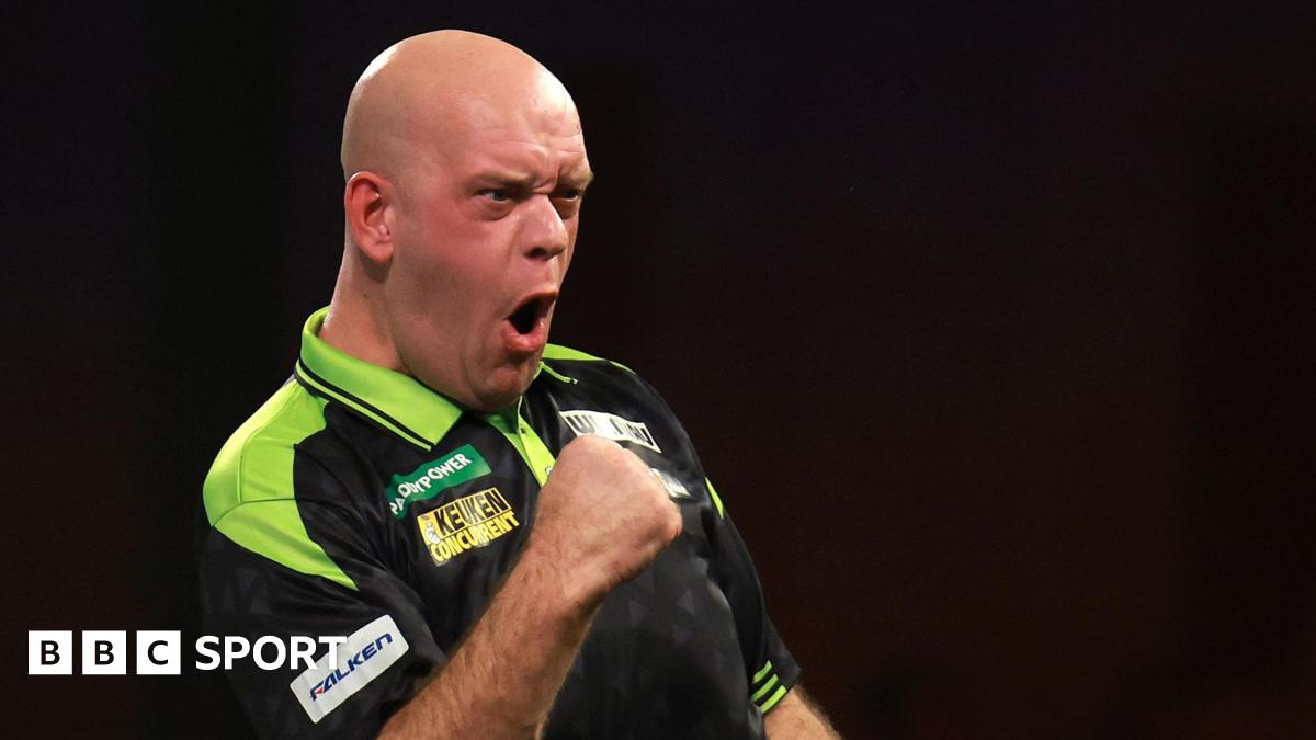 Michael van Gerwen celebrates