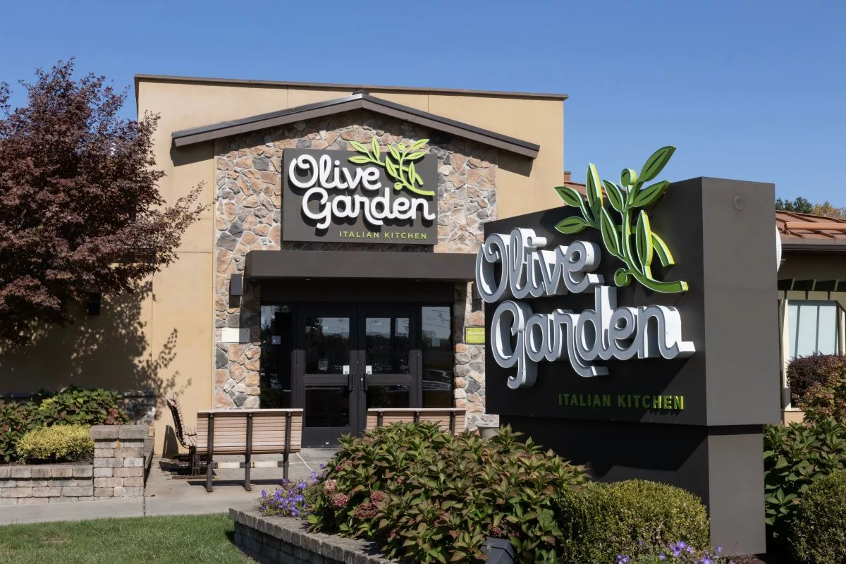 Olive Garden menu innovations help raise revenues for Darden
