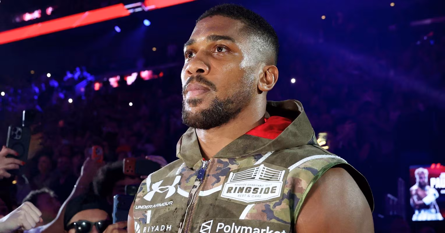 Anthony Joshua ‘suffers minor injuries’ in car crash that ‘leaves two dead’