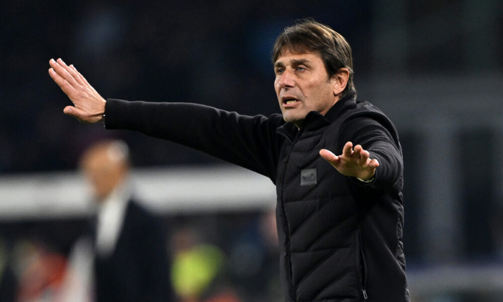 NAPLES, ITALY - DECEMBER 07: Antonio Conte, Head Coach of SSC Napoli, reacts during the Serie A match between SSC Napoli and Juventus FC at Stadio Diego Armando Maradona on December 07, 2025 in Naples, Italy. (Photo by Francesco Pecoraro/Getty Images)