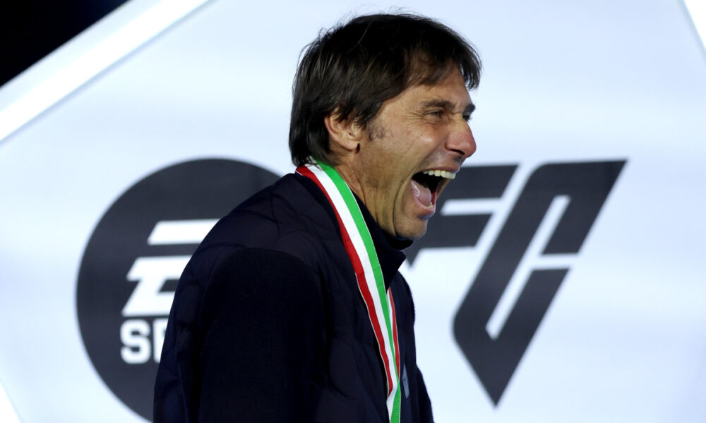 RIYADH, SAUDI ARABIA - DECEMBER 22: Antonio Conte, Head Coach of SSC Napoli, reacts during the trophy ceremony after the team