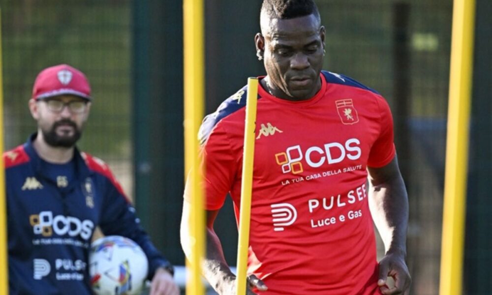 Mario Balotelli in training with Genoa after joining as a free agent on October 28, 2024. (picture via www,genoacfc.it)