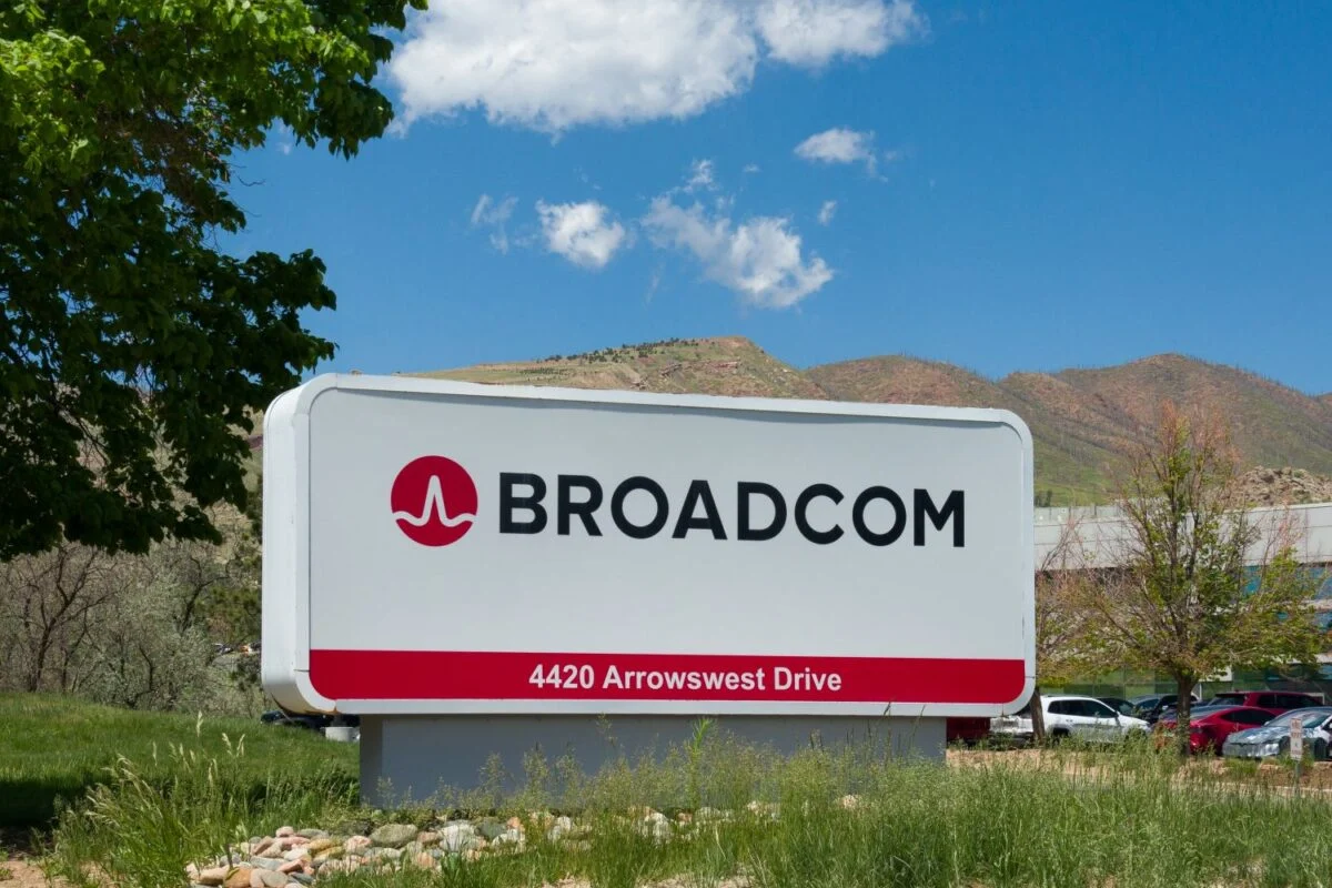 Broadcom (AVGO) Stock: Top Analyst Raises Price Target on AI Outlook