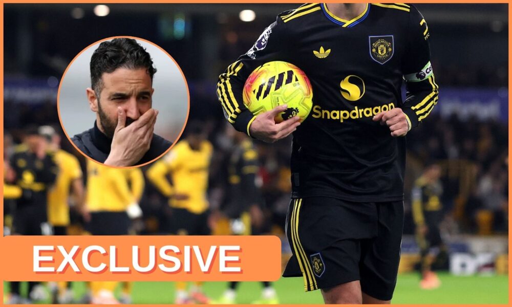 Bruno Fernandes prepares to take a corner for Man United