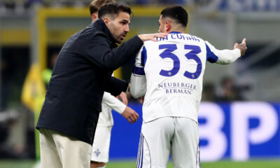 MILAN, ITALY - DECEMBER 06: Cesc Fabregas, Head Coach of Como 1907, talks to Lucas Da Cunha of Como 1907 during the Serie A match between FC Internazionale and Como 1907 at Giuseppe Meazza Stadium on December 06, 2025 in Milan, Italy. (Photo by Marco Luzzani/Getty Images)