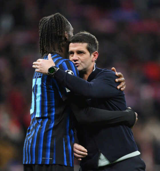 MADRID, SPAIN - NOVEMBER 26: Cristian Chivu, Head Coach of Internazionale, and Yann Aurel Bisseck of Internazionale embrace after the UEFA Champions League 2025/26 League Phase MD5 match between Atletico de Madrid and FC Internazionale Milano at Estadio Metropolitano on November 26, 2025 in Madrid, Spain. (Photo by David Ramos/Getty Images)