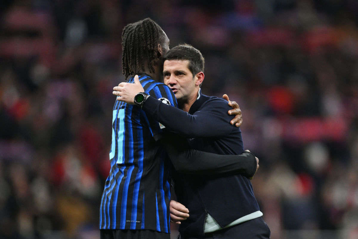 MADRID, SPAIN - NOVEMBER 26: Cristian Chivu, Head Coach of Internazionale, and Yann Aurel Bisseck of Internazionale embrace after the UEFA Champions League 2025/26 League Phase MD5 match between Atletico de Madrid and FC Internazionale Milano at Estadio Metropolitano on November 26, 2025 in Madrid, Spain. (Photo by David Ramos/Getty Images)