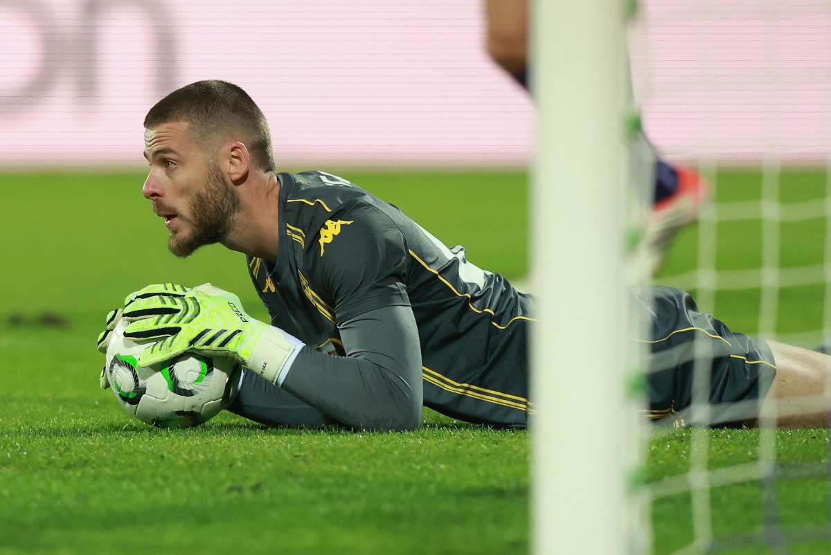 FLORENCE, ITALY - NOVEMBER 27: David de Gea goalkeeper of ACF Fiorentina looks on during the UEFA Conference League 2025/26 League Phase MD4 match between ACF Fiorentina and AEK Athens FC at Stadio Artemio Franchi on November 27, 2025 in Florence, Italy. (Photo by Gabriele Maltinti/Getty Images)