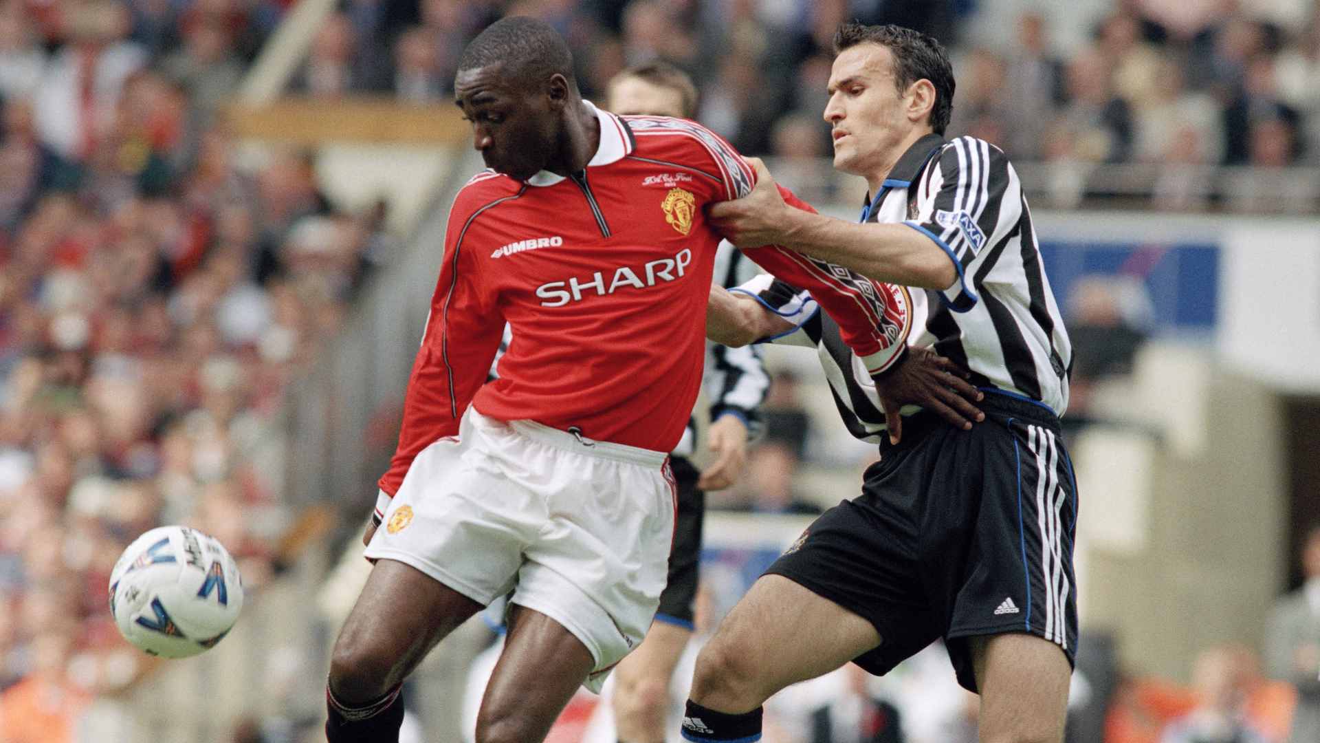Andrew Cole shares memories of playing in Man Utd v Newcastle fixture before Boxing Day 2025