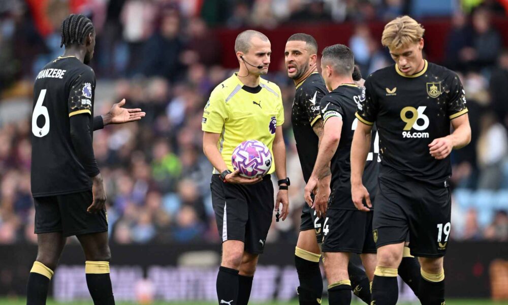 New man in the middle for Hammers clash