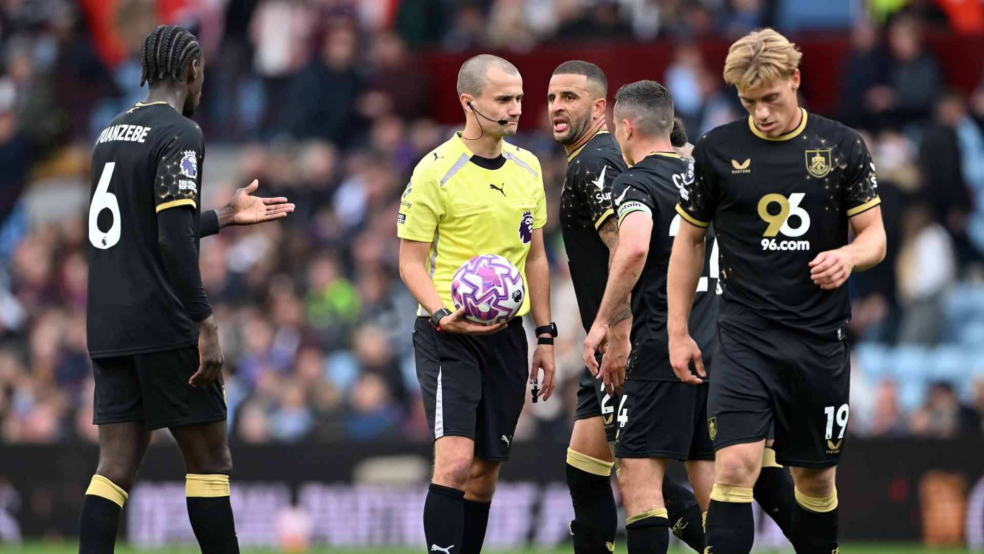 New man in the middle for Hammers clash