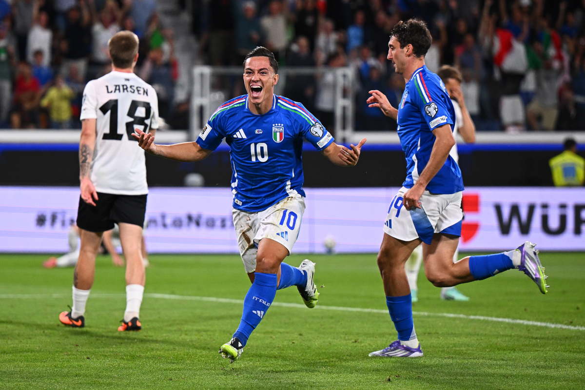 BERGAMO, ITALY - SEPTEMBER 05: Giacomo Raspadori of Italy celebrates with teammates after scoring his team