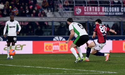 BOLOGNA, ITALY - DECEMBER 28: Giovanni Fabbian of Bologna FC scores the opening goal during the Serie A match between Bologna FC 1909 and US Sassuolo Calcio at Renato Dall
