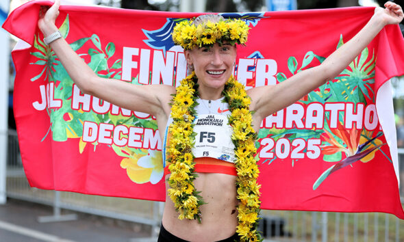 Calli Hauger-Thackery wins at rainy JAL Honolulu Marathon
