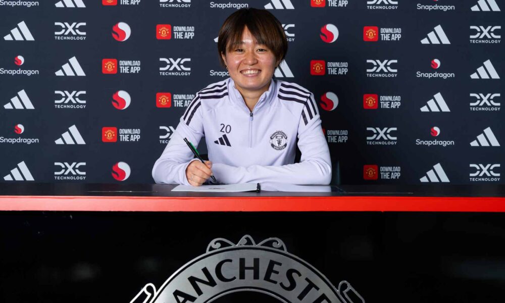 Hinata Miyazawa signs new contract with Manchester United Women