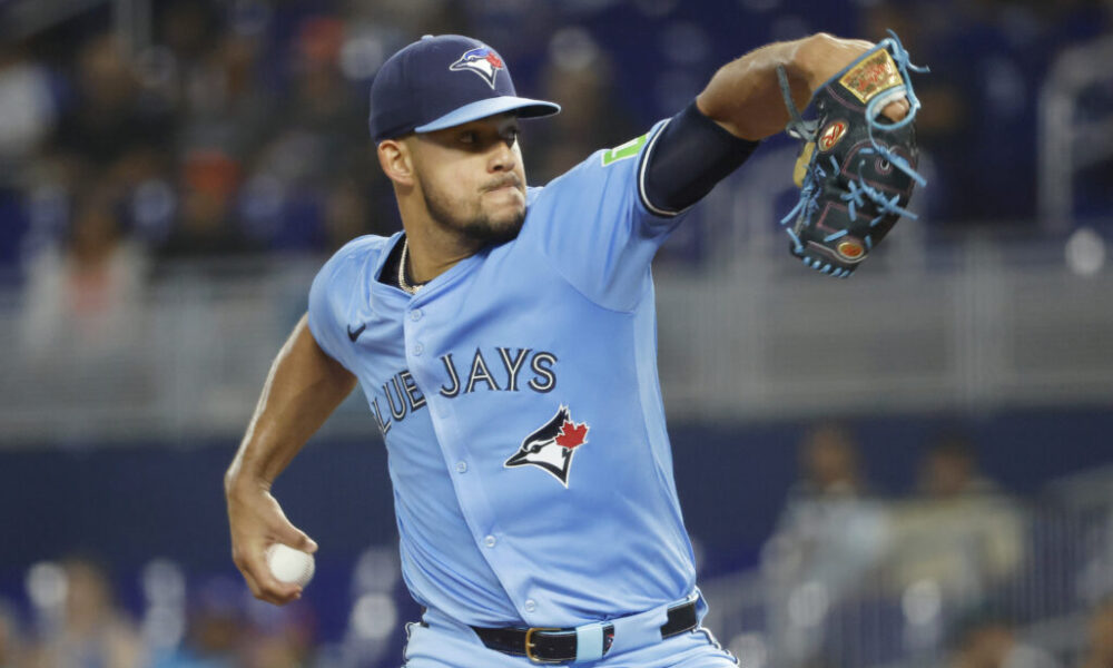 Blue Jays Notes: Helsley, Berrios, Management Extensions