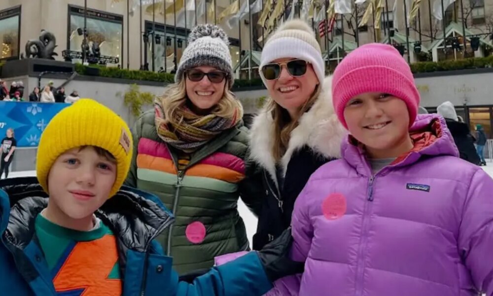 Kelly Clarkson Takes Kids River Rose and Remington Ice Skating in NYC