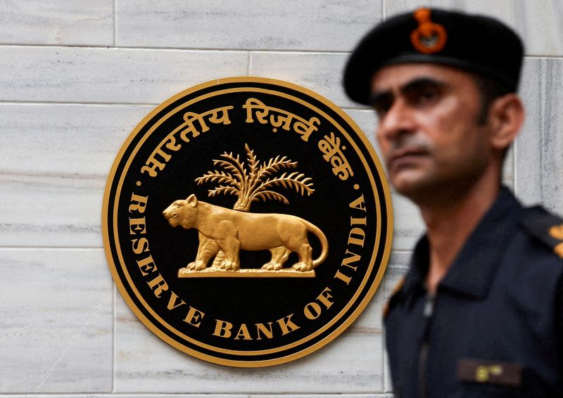 India central bank cuts key rate, boosts liquidity