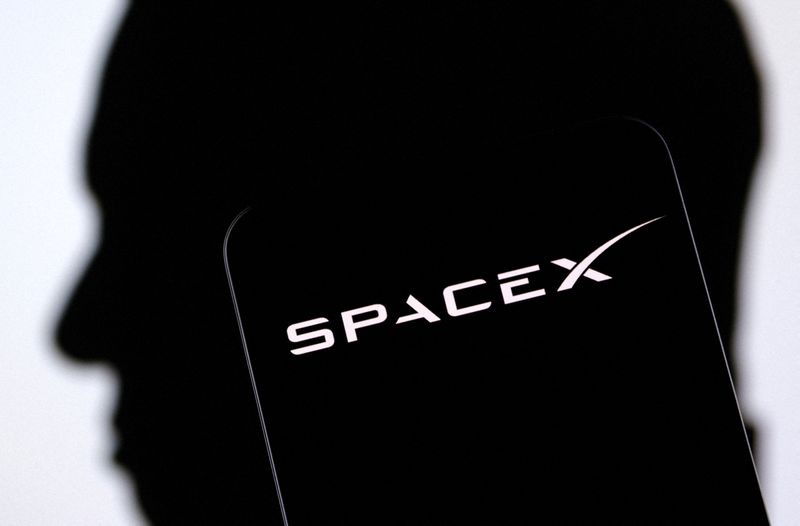 SpaceX insider shale sale sets $800 billion valuation, Bloomberg News reports