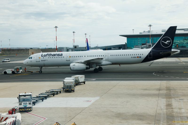Lufthansa plays catch up with European rivals after bumpy ride