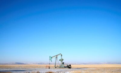 Oil set to close lower for second straight week