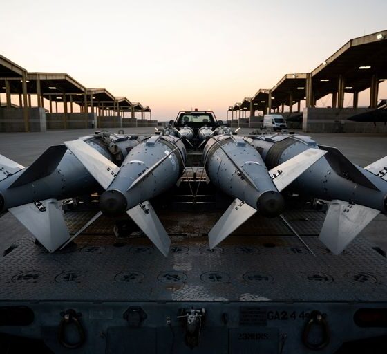 US carries out large-scale retaliatory strikes against ISIS in Syria