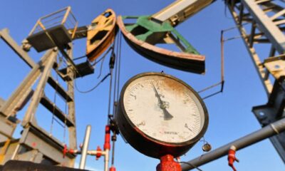 Oil rises as market weighs Venezuela supply risks