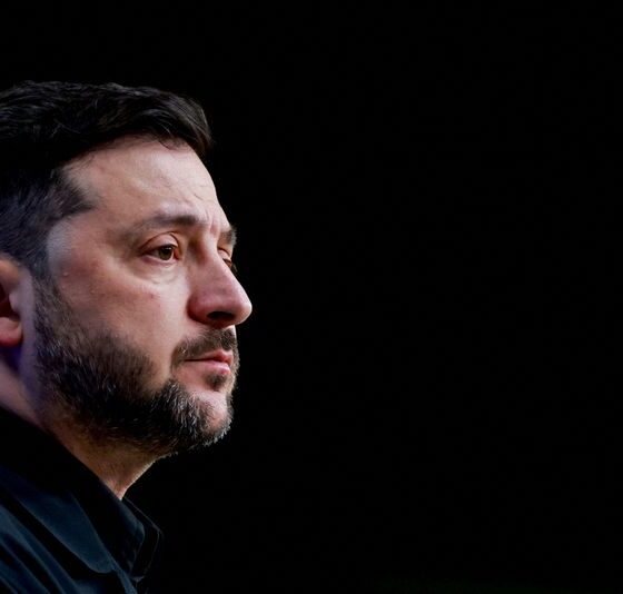 Zelenskiy says he will meet Trump on Sunday to discuss Ukraine territory, guarantees