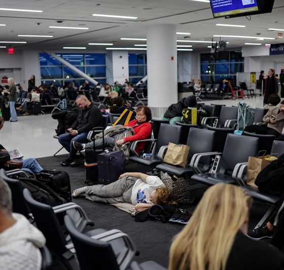 US airlines cancel over 1,000 flights due to winter storm Devin