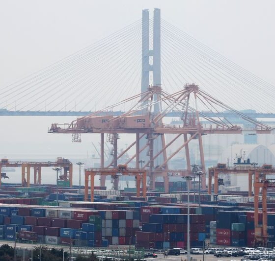 South Korea exports hit record high in 2025