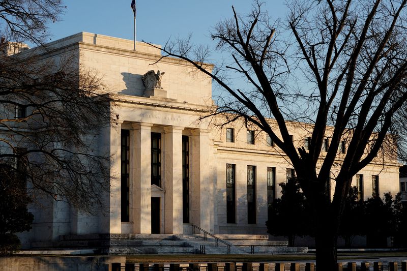 Fed policymakers judged ’ample’ levels of reserves warranted bill-buying -minutes