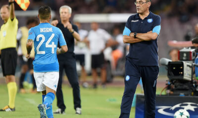 NAPLES, ITALY - AUGUST 16: Coach of Napoli Maurizio Sarri and player Lorenzo Insigne during the UEFA Champions League Qualifying Play-Offs Round First Leg match between SSC Napoli and OGC Nice at Stadio San Paolo on August 16, 2017 in Naples, Italy. (Photo by Francesco Pecoraro/Getty Images)
