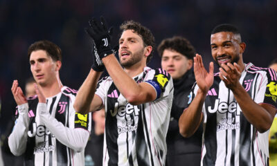 BOLOGNA, ITALY - DECEMBER 14: Manuel Locatelli and Bremer of Juventus celebrate following the Serie A match between Bologna FC 1909 and Juventus FC at Renato Dall