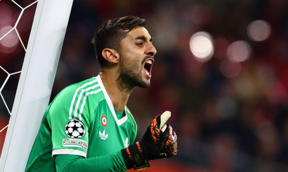 epa11638788 Goalkeeper Mattia Perin of Juventus reacts during the UEFA Champions League match between RB Leipzig and Juventus in Leipzig, Germany, 02 October 2024. EPA-EFE/FILIP SINGER