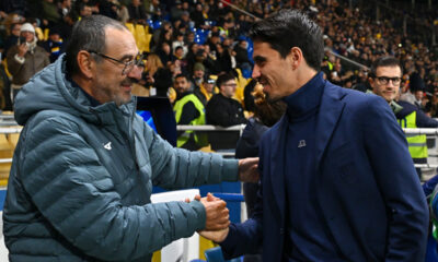 PARMA, ITALY - DECEMBER 13: Maurizio Sarri, Head Coach of Lazio (L), and Carlos Cuesta, Head Coach of Parma Calcio 1913 (R), shake hands prior to the Serie A match between Parma Calcio 1913 and SS Lazio at Stadio Ennio Tardini on December 13, 2025 in Parma, Italy. (Photo by Alessandro Sabattini/Getty Images)