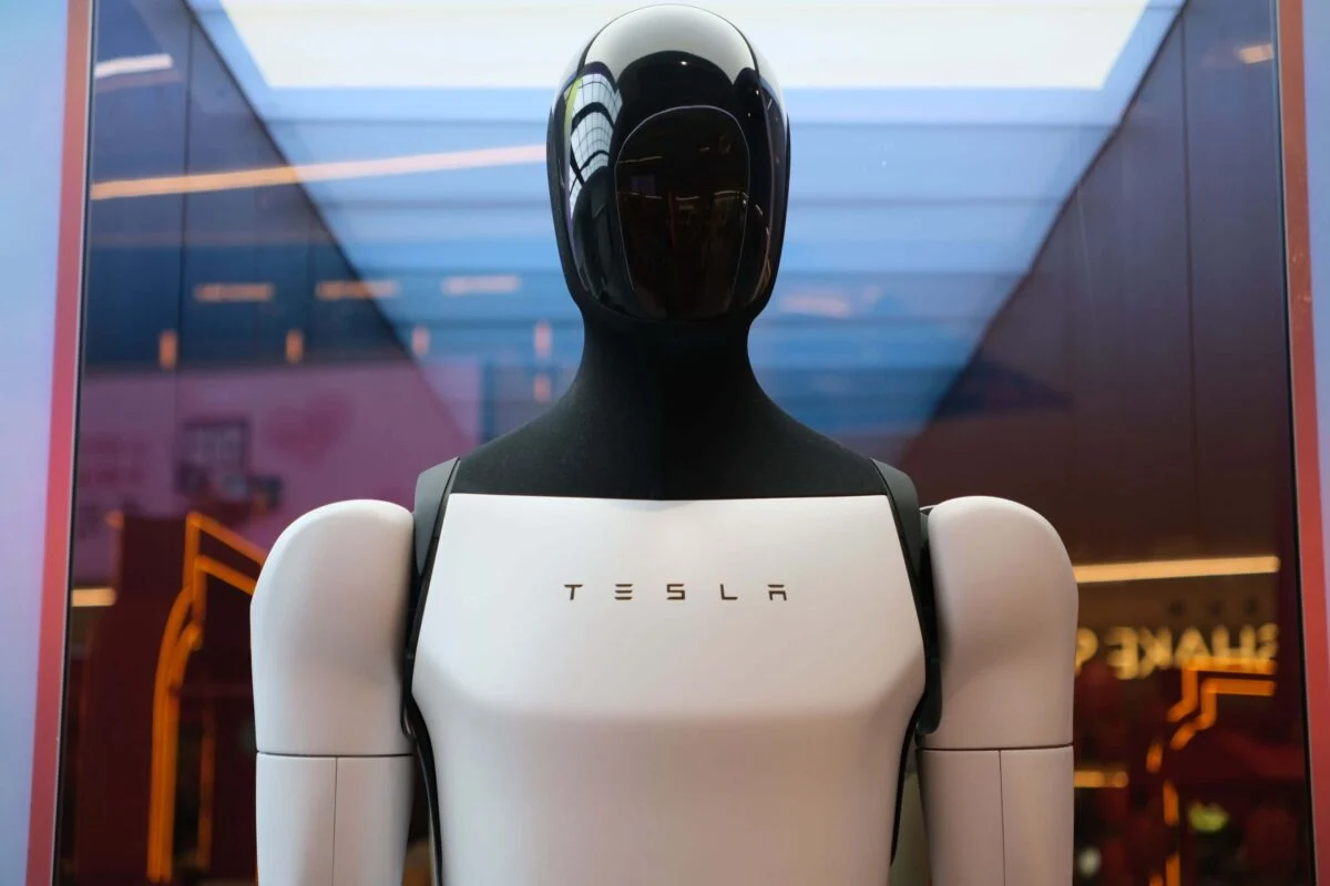 Tesla (TSLA) Stock Rises on Trump Administration Robotics Push