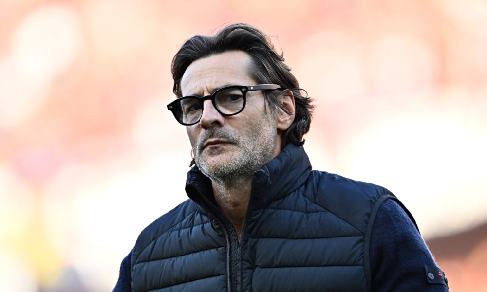 GENOA, ITALY - NOVEMBER 09: Paolo Vanoli, Head Coach of Fiorentina looks on prior to the Serie A match between Genoa CFC and ACF Fiorentina at Luigi Ferraris Stadium on November 09, 2025 in Genoa, Italy. (Photo by Simone Arveda/Getty Images)