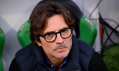 SASSUOLO, ITALY - DECEMBER 06: Paolo Vanoli, Head Coach of ACF Fiorentina, looks on prior to the Serie A match between US Sassuolo Calcio and ACF Fiorentina at Mapei Stadium Citta del Tricolore on December 06, 2025 in Sassuolo, Italy. (Photo by Alessandro Sabattini/Getty Images)