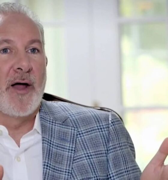 Peter Schiff Warns Bitcoin May Crumble Before the Dollar