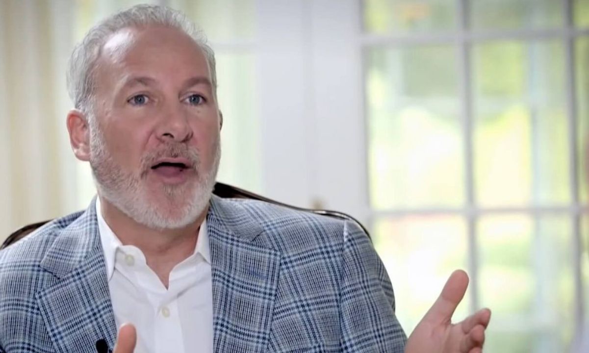 Peter Schiff Warns Bitcoin May Crumble Before the Dollar