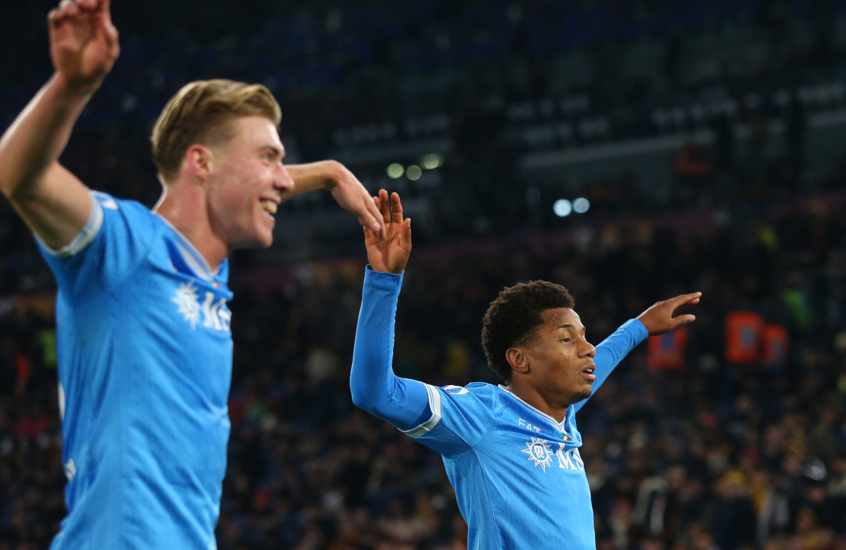 ROME, ITALY - NOVEMBER 30: David Neres of Napoli celebrates scoring his team