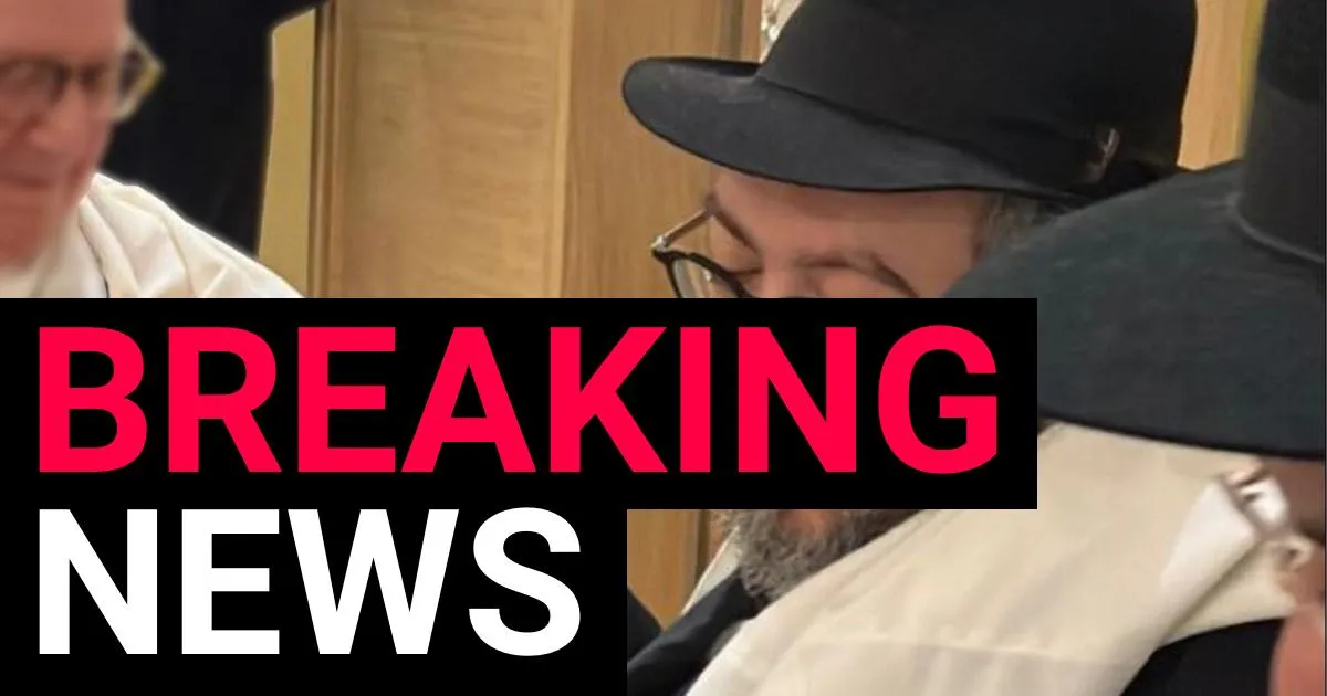 Holocaust survivor and Rabbi named as victims of Bondi Beach massacre | News World