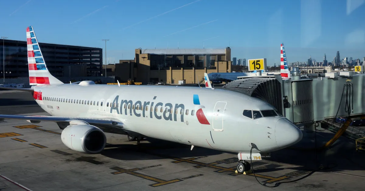 People defend American Airlines pilot's jaw-dropping salary after pay slip goes viral