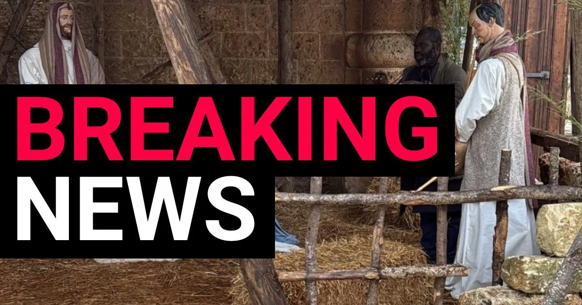 Wanted man disguises himself as a wise man in a Christmas nativity to fool police | News World