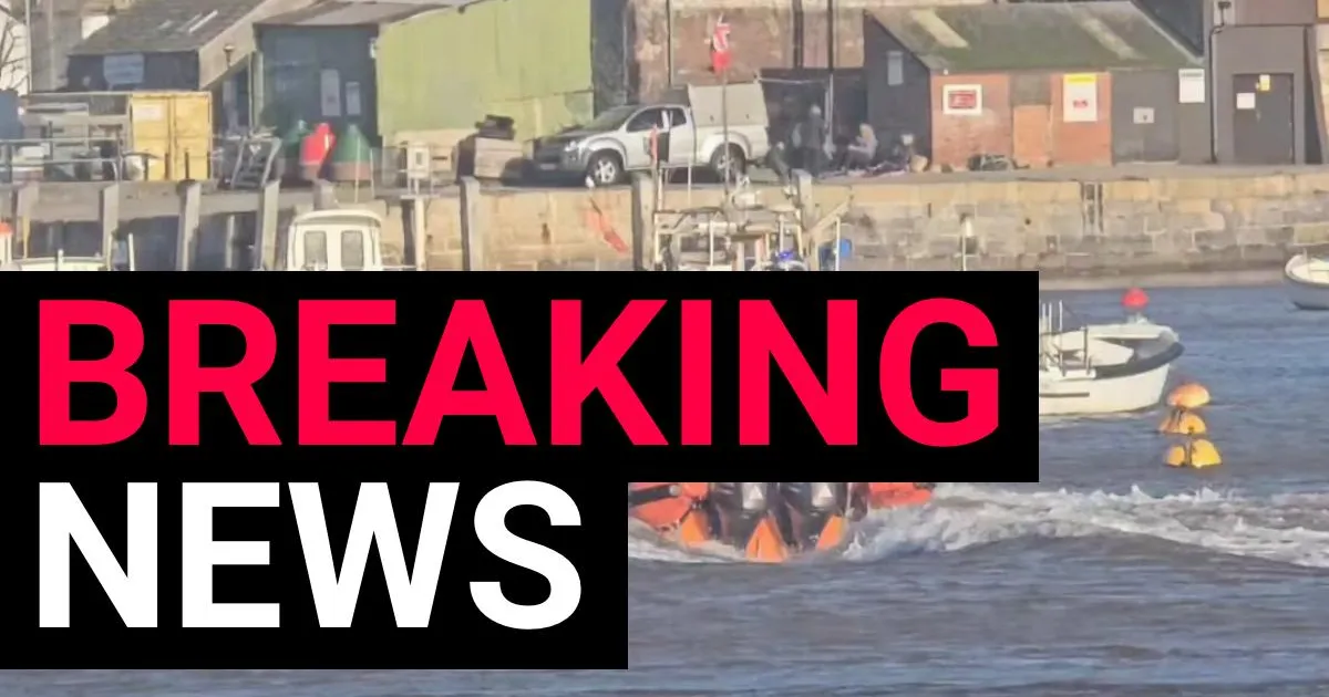 Christmas Day swimmers missing in sea in Devon after people 'seen getting into difficulty' | News UK