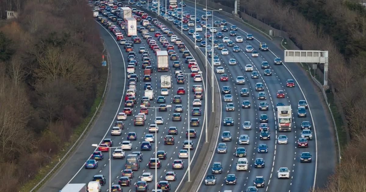 Drivers left queuing for miles after serious collision blocks M25 in Essex | News UK