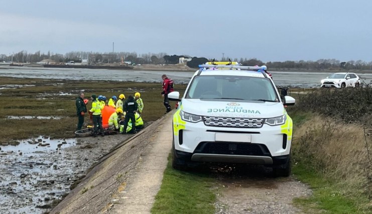 Dramatic rescue as man falls down wall onto shore at Farlington Marshes amid traffic chaos