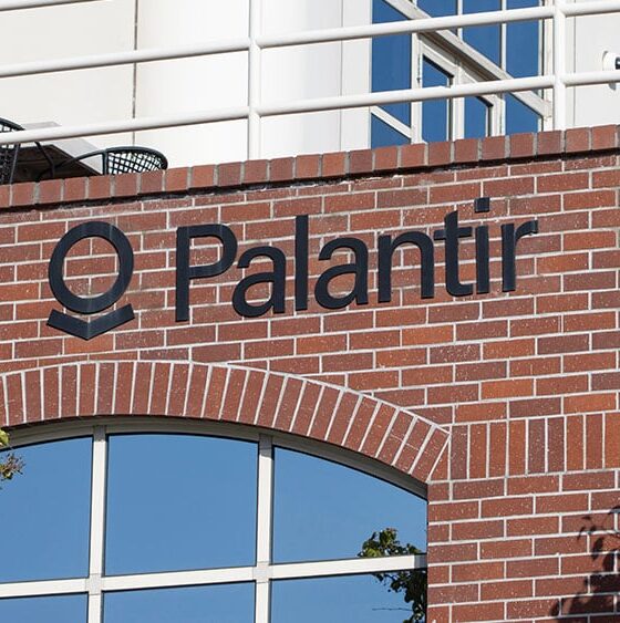 Palantir Stock: Low Volatility Sets Up This Options Strangle